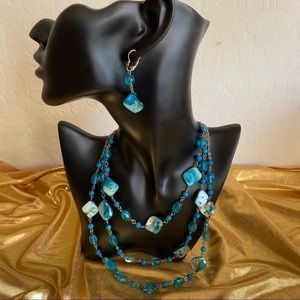 Silver & turquoise colored  beads & abalone shell tri-level necklace & earrings.